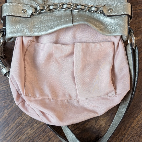 Coach | Chain Duffle #F19722 Crossbody Purse, Silver Toned Leather Bag - Picture 14 of 15